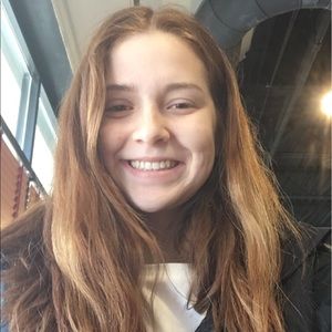 Meet your Posher, Abigail